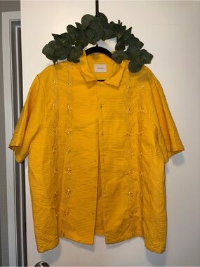 PacSun Yellow Short Sleeve Button-Down Shirt